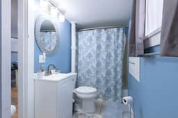 Cozy Home on 57 - Image 5