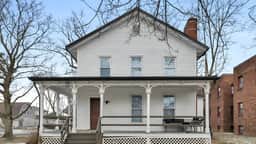 Off The Square House - Image 2