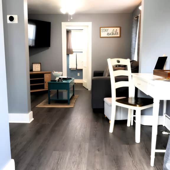 Cozy Home on 57 - Image 3